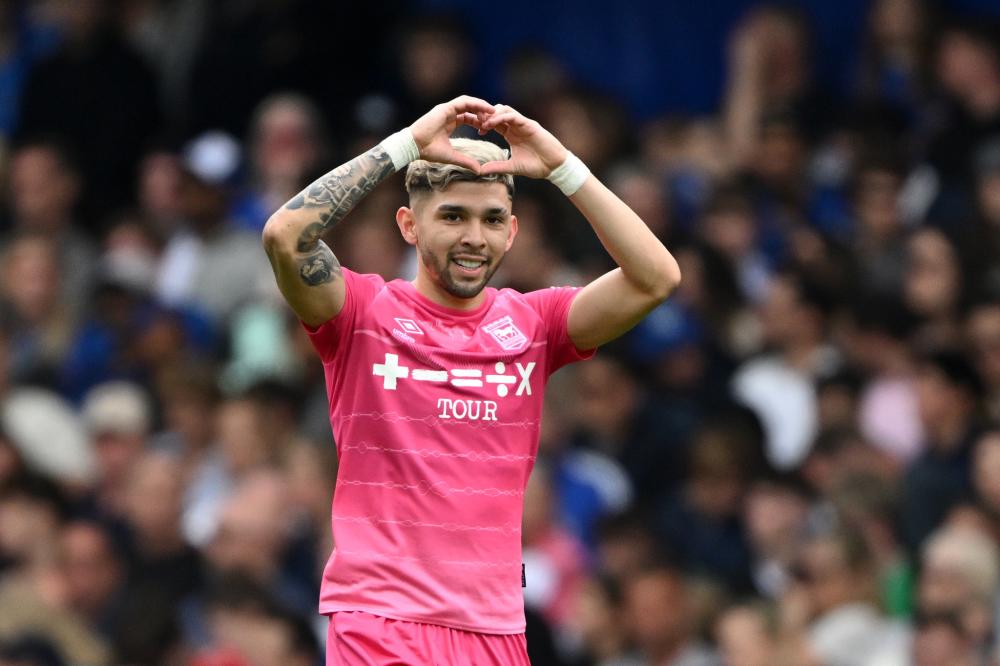 队以微弱优 队以微弱优