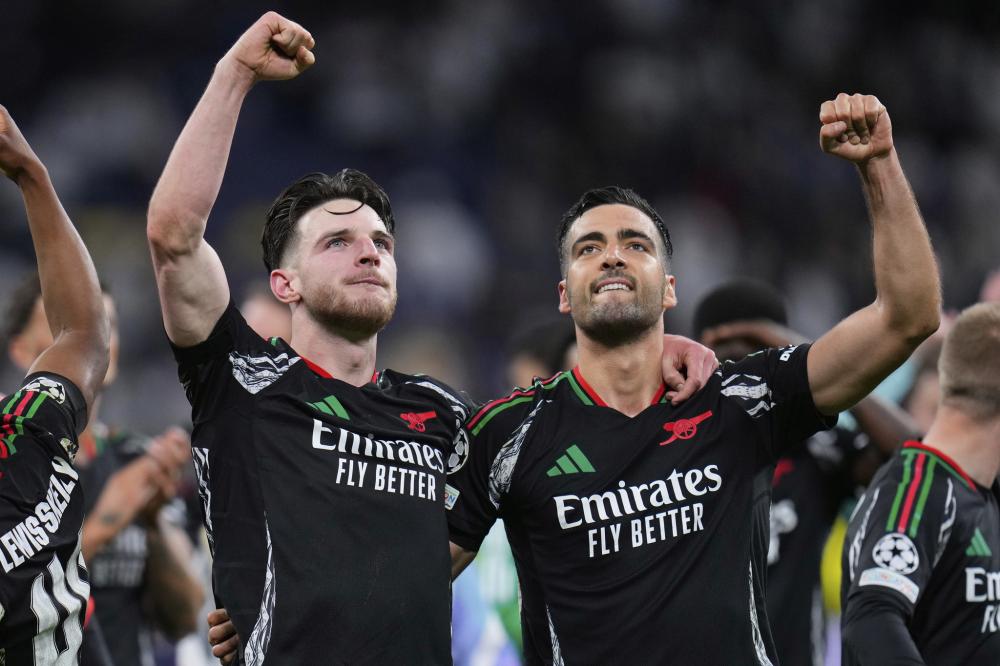 [NBA]里夫斯45分 湖人主场击败步行者.