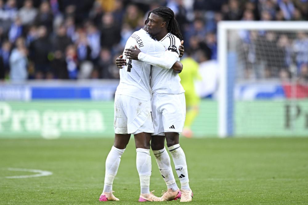 国足开场15分钟丢球，王大雷出击化作泡影.